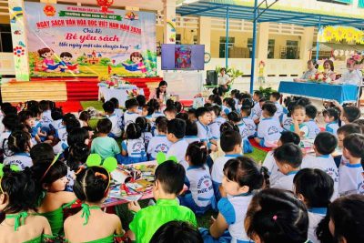 🌻🌻🌻📃📃📔📕📗📘 📚🎉 NGÀY SÁCH VÀ VĂN HÓA ĐỌC VIỆT NAM 2026 TẠI TRƯỜNG MẦM NON ĐỨC HIỆP 🎉📚  Hòa chung không khí hưởng ứng Ngày Sách và Văn hóa đọc Việt Nam, Trường Mầm non Đức Hiệp đã tổ chức thành công ngày hội với chủ đề “Bé yêu sách – Mỗi ngày một câu chuyện hay”.  Bên cạnh hoạt động trải nghiệm ngoài trời thì việc làm quen với sách và văn hóa đọc sách còn được tổ chức thường xuyên ở các nhóm, lớp. 🥰 Ba mẹ cùng quét mã QR để đọc sách cho bé 👇👇 #TruongMamNonDucHiep #NgaySach2026 #BeYeuSach #VanHoaDoc