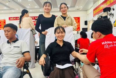 ❤️ LAN TỎA YÊU THƯƠNG TỪ NHỮNG GIỌT HỒNG ❤️  Hưởng ứng chương trình Hiến máu tình nguyện năm 2026 do xã Long Phụng phát động, tập thể cán bộ, giáo viên và nhân viên Trường Mầm non Đức Hiệp đã tích cực tham gia với tinh thần trách nhiệm và sẻ chia.  Mỗi lần hiến máu là một lần trao gửi hy vọng, góp thêm cơ hội sống cho những người đang cần được giúp đỡ. Một hành động nhỏ nhưng mang giá trị lớn, lan tỏa yêu thương và trách nhiệm với cộng đồng.  ❤️ Cho đi giọt hồng – Nhận về hạnh phúc.