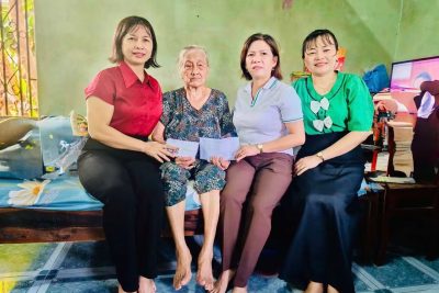 🇻🇳 TRI ÂN CÁC MẸ VIỆT NAM ANH HÙNG – UỐNG NƯỚC NHỚ NGUỒN 🇻🇳  Nhân kỷ niệm 79 năm Ngày Thương binh – Liệt sĩ (27/7/1947 – 27/7/2026), đại diện Trường Mầm non Đức Hiệp và Trường Tiểu học Năng An đã đến thăm hỏi, tặng quà và gửi những lời chúc tốt đẹp đến Mẹ Việt Nam Anh hùng Trịnh Thị Huyên, thôn Đức Hiệp.  Đây là hoạt động thiết thực nhằm bày tỏ lòng biết ơn sâu sắc đối với những hy sinh, cống hiến to lớn của các Mẹ Việt Nam Anh hùng vì sự nghiệp đấu tranh giải phóng dân tộc, bảo vệ Tổ quốc; đồng thời góp phần giáo dục truyền thống “Uống nước nhớ nguồn”, “Đền ơn đáp nghĩa” cho thế hệ hôm nay.  🌹 Kính chúc Mẹ luôn mạnh khỏe, bình an và là tấm gương sáng để các thế hệ con cháu noi theo.