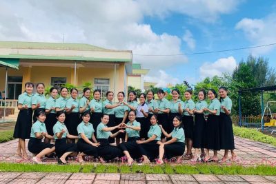Nhân ngày Phụ nữ Việt Nam 20/10 tập thể trường mầm non Đức Hiệp cùng nhau tham gia chơi trò chơi, sinh nhật thật vui tươi và ý nghĩa
