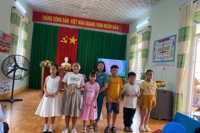 Chào mừng ngày Quốc tế thiếu nhi 01/06 Trường Mầm non Đức Hiệp cùng với Công đoàn nhà trường đã tổ chức cho các cháu được nhận quà, vui chơi đầy ý nghĩa.