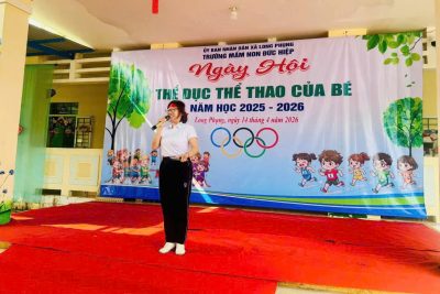 🥰✨ 🎉 NGÀY HỘI THỂ DỤC THỂ THAO CỦA BÉ  – NĂM HỌC 2025–2026 🎉✨ Hòa trong không khí vui tươi, sôi nổi, Trường Mầm non Đức Hiệp đã tổ chức thành công “Ngày hội Thể dục thể thao của bé” với nhiều hoạt động hấp dẫn và ý nghĩa. Đây là sân chơi bổ ích giúp các bé được rèn luyện sức khỏe, phát huy sự nhanh nhẹn, khéo léo và tự tin thể hiện bản thân. 🌈 Tại ngày hội, các bé đã mang đến những tiết mục văn nghệ đặc sắc, những phần biểu diễn lắc vòng đầy điêu luyện, cùng nhiều trò chơi vận động phong phú ở tất cả các khối lớp. Mỗi hoạt động đều tràn ngập tiếng cười, niềm vui và sự hào hứng của các con. 💪 Không chỉ là dịp vui chơi, ngày hội còn góp phần giáo dục thể chất, hình thành thói quen vận động, nâng cao sức khỏe và tinh thần đoàn kết cho trẻ. Các bé đã tham gia một cách tích cực, hứng thú, tạo nên một ngày hội thật sự ý nghĩa và đáng nhớ. 💖 Xin gửi lời cảm ơn chân thành đến quý phụ huynh và tập thể giáo viên đã đồng hành, hỗ trợ để chương trình diễn ra thành công tốt đẹp! 🌟 Trường Mầm non Đức Hiệp sẽ tiếp tục tổ chức nhiều hoạt động bổ ích, tạo môi trường học tập – vui chơi an toàn, lành mạnh để các bé phát triển toàn diện.